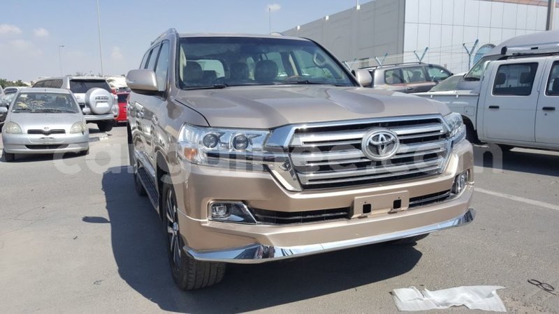 Big with watermark toyota land cruiser conakry import dubai 3673