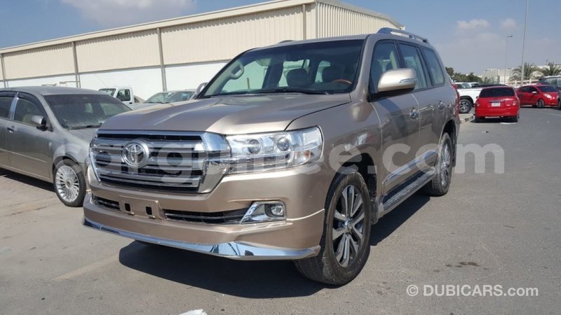 Big with watermark toyota land cruiser conakry import dubai 3673