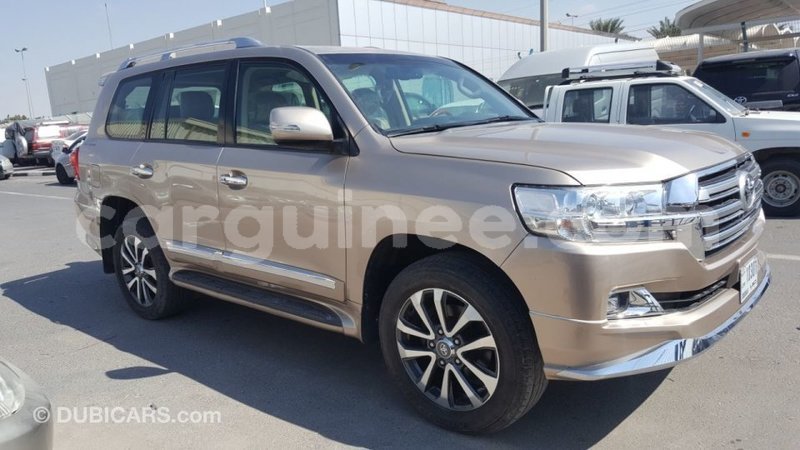 Big with watermark toyota land cruiser conakry import dubai 3673