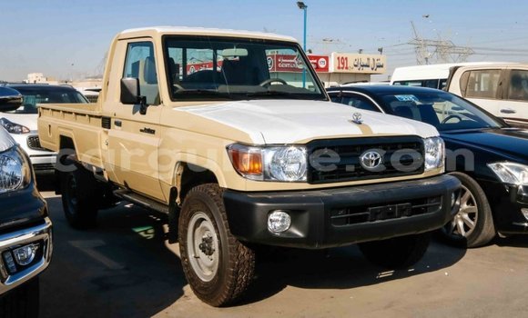 Buy Import Toyota Land Cruiser Beige Car in Import - Dubai in Conakry Buy Import Toyota Land Cruiser Beige Car in Import - Dubai in Conakry