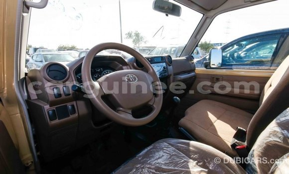 Buy Import Toyota Land Cruiser Beige Car in Import - Dubai in Conakry Buy Import Toyota Land Cruiser Beige Car in Import - Dubai in Conakry