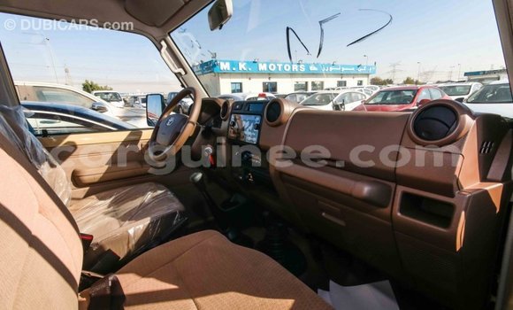 Buy Import Toyota Land Cruiser Beige Car in Import - Dubai in Conakry Buy Import Toyota Land Cruiser Beige Car in Import - Dubai in Conakry
