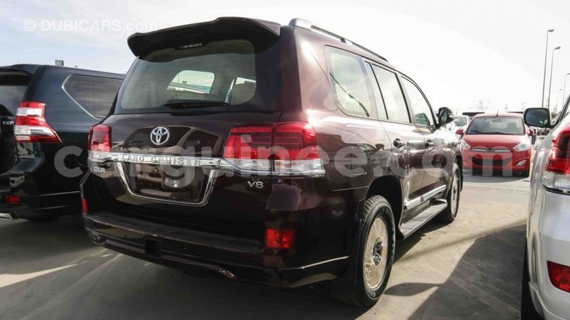 Big with watermark toyota land cruiser conakry import dubai 3678