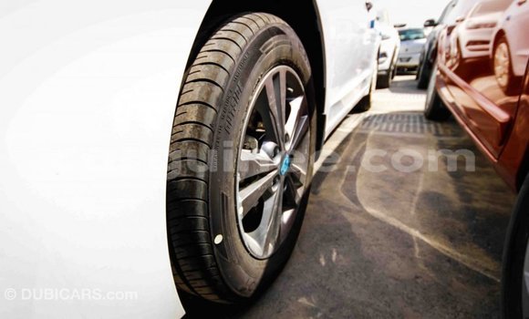 Buy Import Hyundai Elantra White Car in Import - Dubai in Conakry Buy Import Hyundai Elantra White Car in Import - Dubai in Conakry