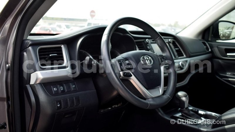 Big with watermark toyota highlander conakry import dubai 3701