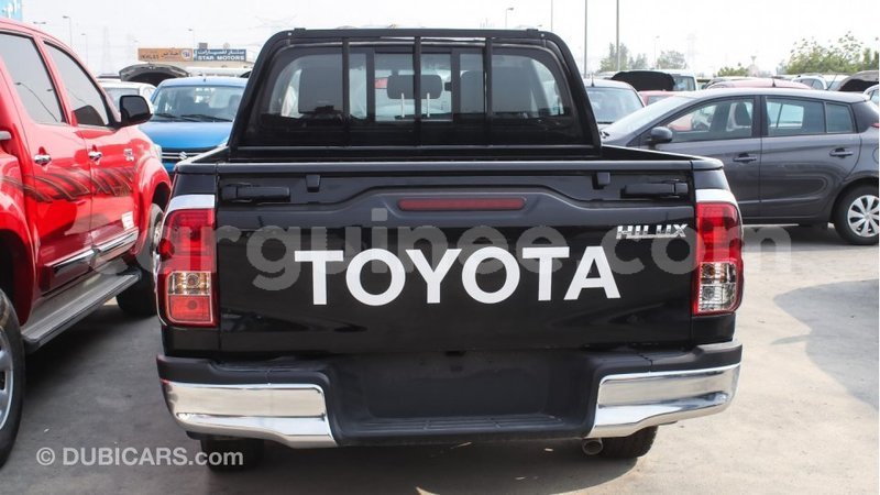 Big with watermark toyota hilux conakry import dubai 3705