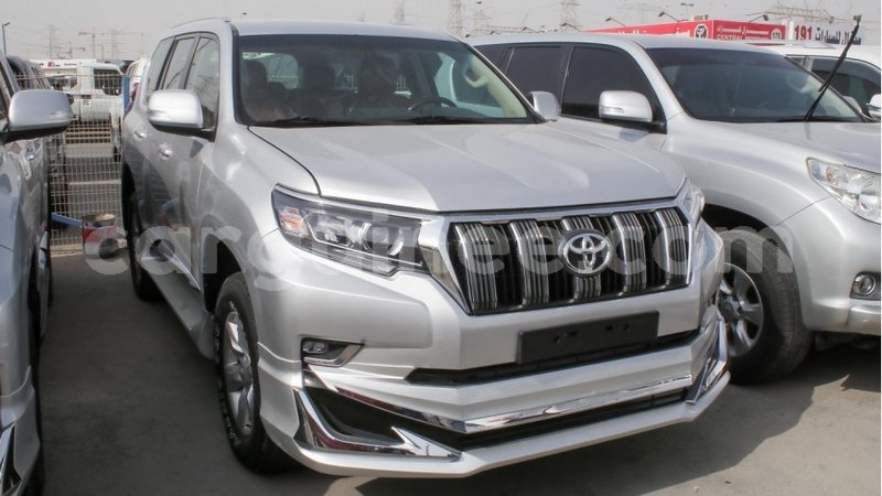 Big with watermark toyota prado conakry import dubai 3708