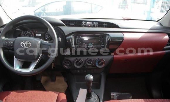 Acheter Import Voiture Toyota Hilux Autre à Import - Dubai, Conakry Acheter Import Voiture Toyota Hilux Autre à Import - Dubai, Conakry
