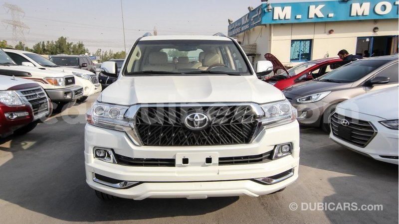 Big with watermark toyota land cruiser conakry import dubai 3717