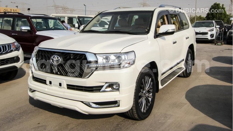 Big with watermark toyota land cruiser conakry import dubai 3717