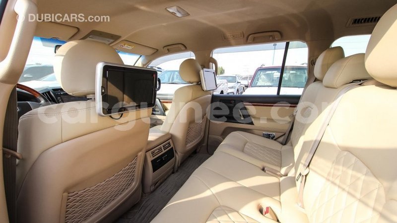 Big with watermark toyota land cruiser conakry import dubai 3717