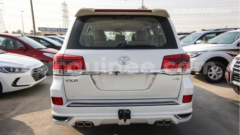 Big with watermark toyota land cruiser conakry import dubai 3717