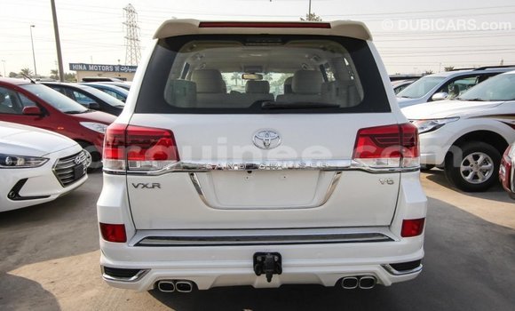 Buy Import Toyota Land Cruiser White Car in Import - Dubai in Conakry Buy Import Toyota Land Cruiser White Car in Import - Dubai in Conakry
