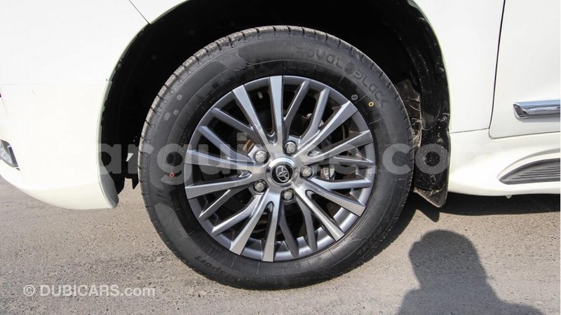 Big with watermark toyota land cruiser conakry import dubai 3717