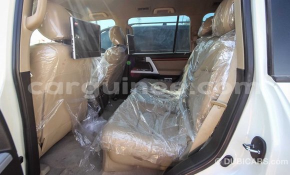 Buy Import Toyota Land Cruiser White Car in Import - Dubai in Conakry Buy Import Toyota Land Cruiser White Car in Import - Dubai in Conakry