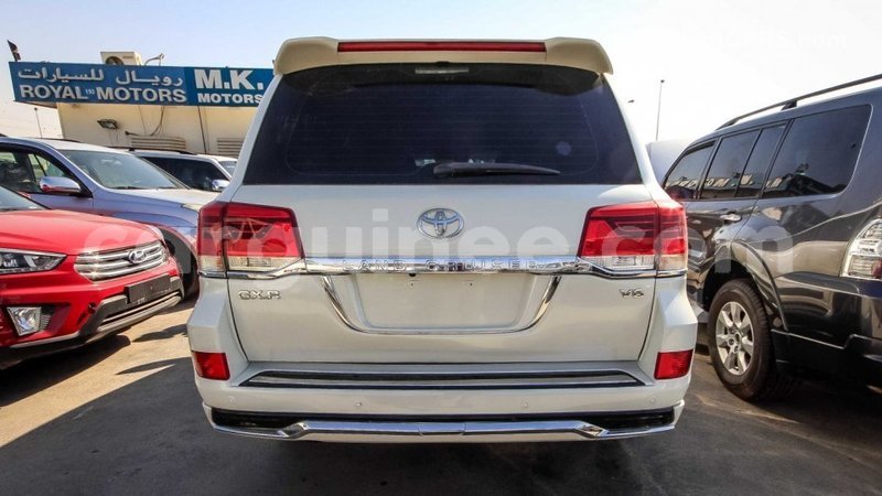 Big with watermark toyota land cruiser conakry import dubai 3722