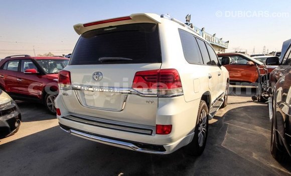 Buy Import Toyota Land Cruiser White Car in Import - Dubai in Conakry Buy Import Toyota Land Cruiser White Car in Import - Dubai in Conakry