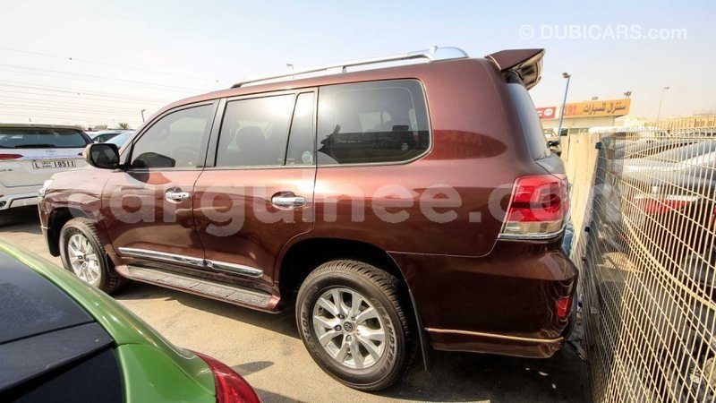 Big with watermark toyota land cruiser conakry import dubai 3724