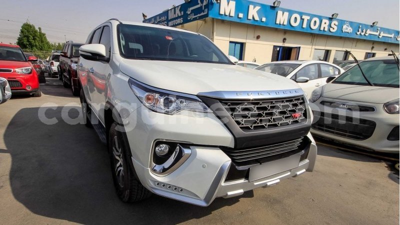 Big with watermark toyota fortuner conakry import dubai 3725