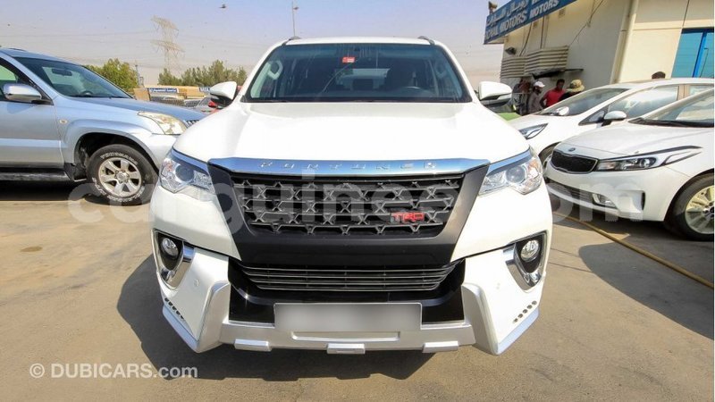 Big with watermark toyota fortuner conakry import dubai 3725