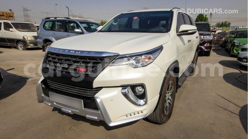 Big with watermark toyota fortuner conakry import dubai 3725