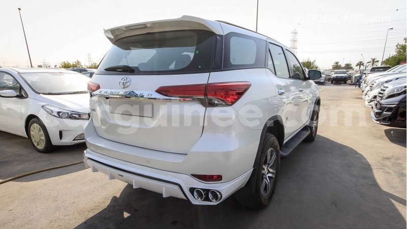 Big with watermark toyota fortuner conakry import dubai 3725