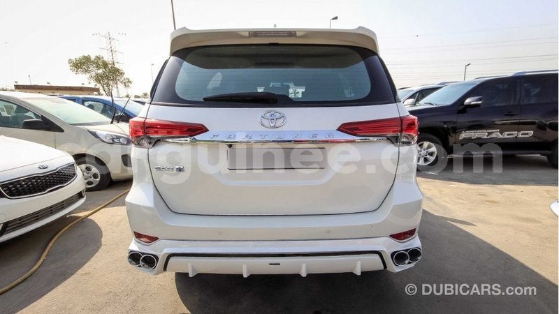 Big with watermark toyota fortuner conakry import dubai 3725