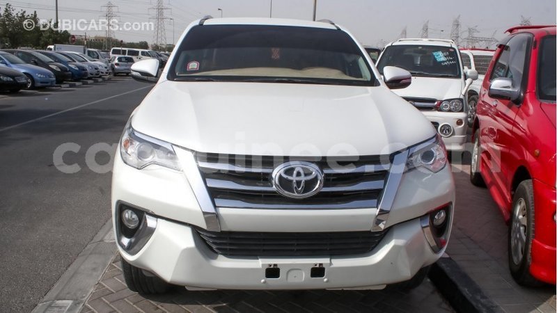 Big with watermark toyota fortuner conakry import dubai 3732