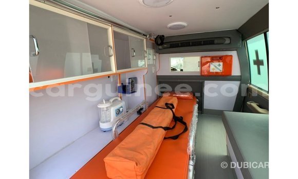 Buy Import Toyota Land Cruiser Beige Car in Import - Dubai in Conakry Buy Import Toyota Land Cruiser Beige Car in Import - Dubai in Conakry