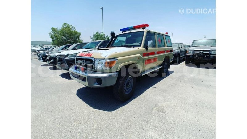 Big with watermark toyota land cruiser conakry import dubai 3737