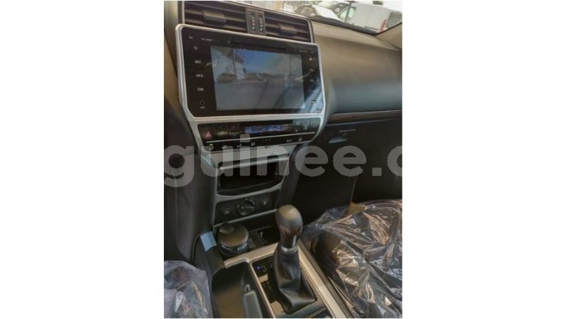 Big with watermark toyota prado conakry import dubai 3786