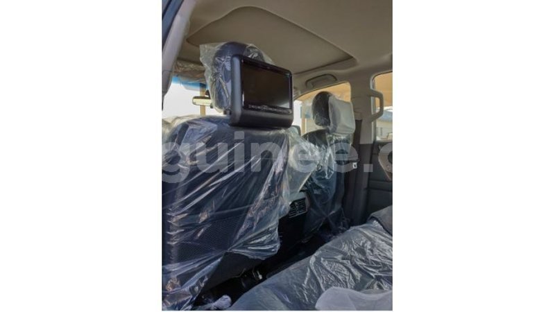 Big with watermark toyota prado conakry import dubai 3786