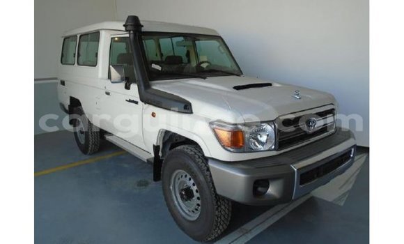 Acheter Import Voiture Abarth 595 Blanc à Import - Dubai, Conakry