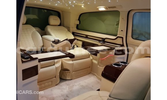 Buy Import Mercedes-Benz 250 Black Car in Import - Dubai in Conakry Buy Import Mercedes-Benz 250 Black Car in Import - Dubai in Conakry