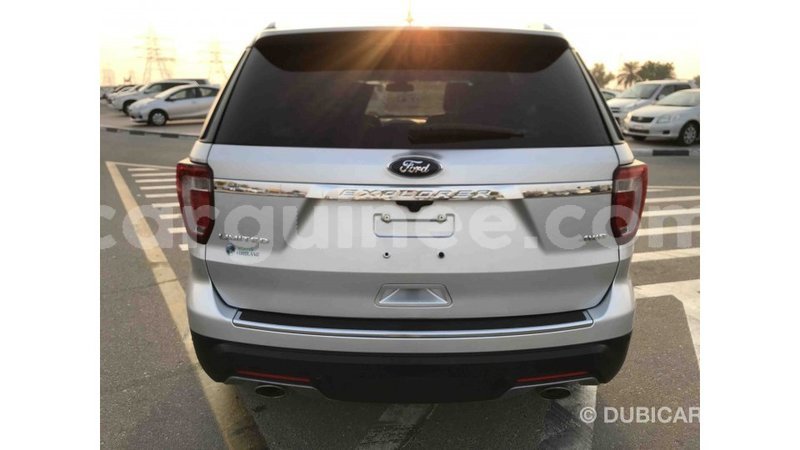Big with watermark ford explorer conakry import dubai 3814