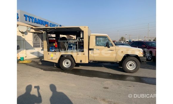 Buy Import Toyota Land Cruiser Beige Car in Import - Dubai in Conakry Buy Import Toyota Land Cruiser Beige Car in Import - Dubai in Conakry