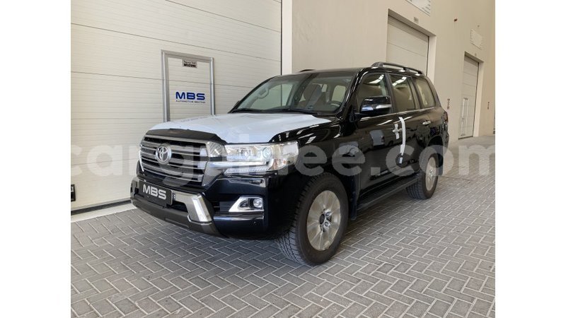 Big with watermark toyota land cruiser conakry import dubai 3819