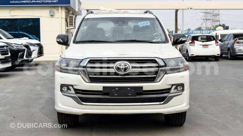 Big with watermark toyota land cruiser conakry import dubai 3820