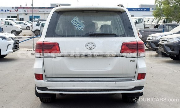 Buy Import Toyota Land Cruiser White Car in Import - Dubai in Conakry Buy Import Toyota Land Cruiser White Car in Import - Dubai in Conakry