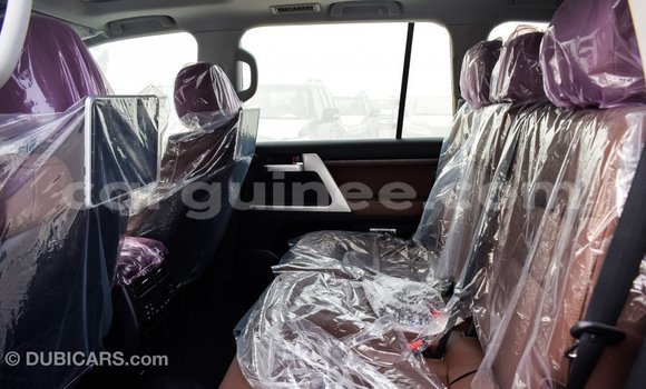 Buy Import Toyota Land Cruiser White Car in Import - Dubai in Conakry Buy Import Toyota Land Cruiser White Car in Import - Dubai in Conakry