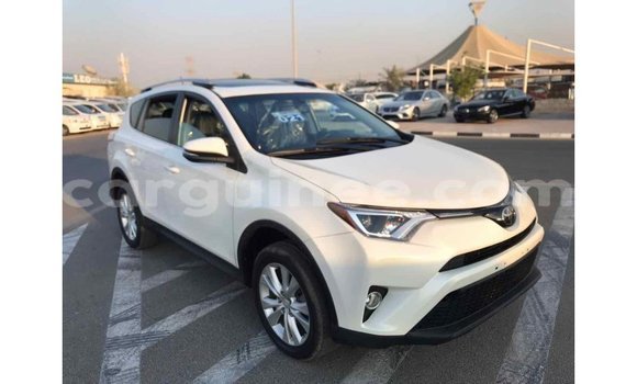 Acheter Import Voiture Toyota 4Runner Blanc à Import - Dubai, Conakry Acheter Import Voiture Toyota 4Runner Blanc à Import - Dubai, Conakry