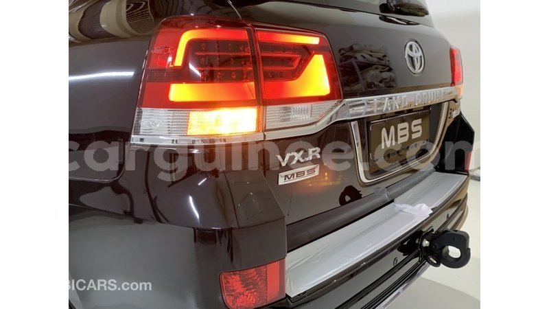 Big with watermark toyota land cruiser conakry import dubai 3829