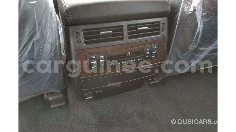 Big with watermark toyota land cruiser conakry import dubai 3841