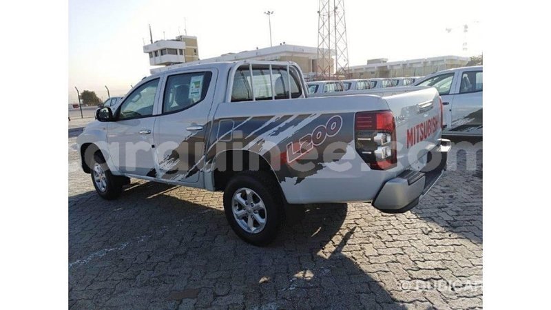 Big with watermark mitsubishi l200 conakry import dubai 3842