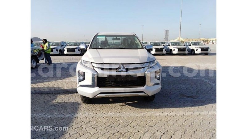 Big with watermark mitsubishi l200 conakry import dubai 3842