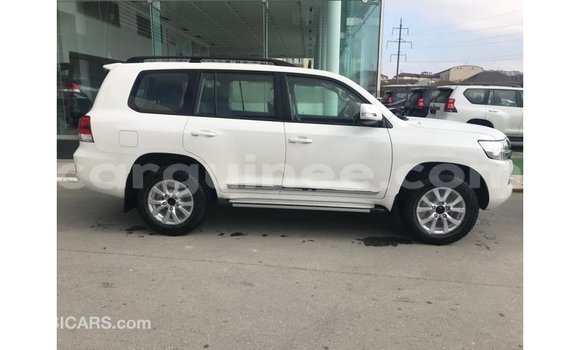 Buy Import Toyota Land Cruiser White Car in Import - Dubai in Conakry Buy Import Toyota Land Cruiser White Car in Import - Dubai in Conakry
