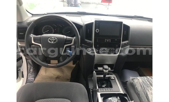 Buy Import Toyota Land Cruiser White Car in Import - Dubai in Conakry Buy Import Toyota Land Cruiser White Car in Import - Dubai in Conakry
