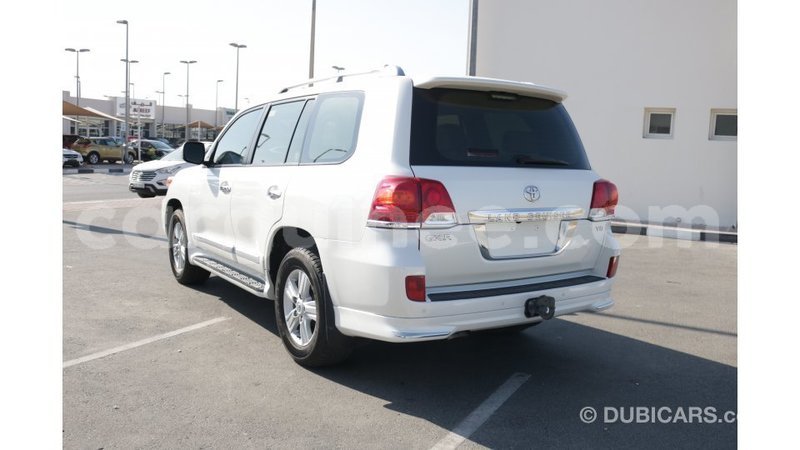 Big with watermark toyota land cruiser conakry import dubai 3853