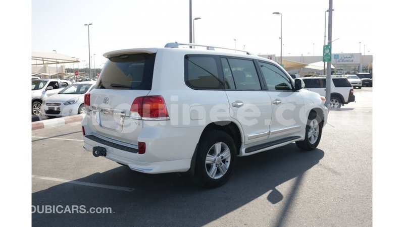 Big with watermark toyota land cruiser conakry import dubai 3853