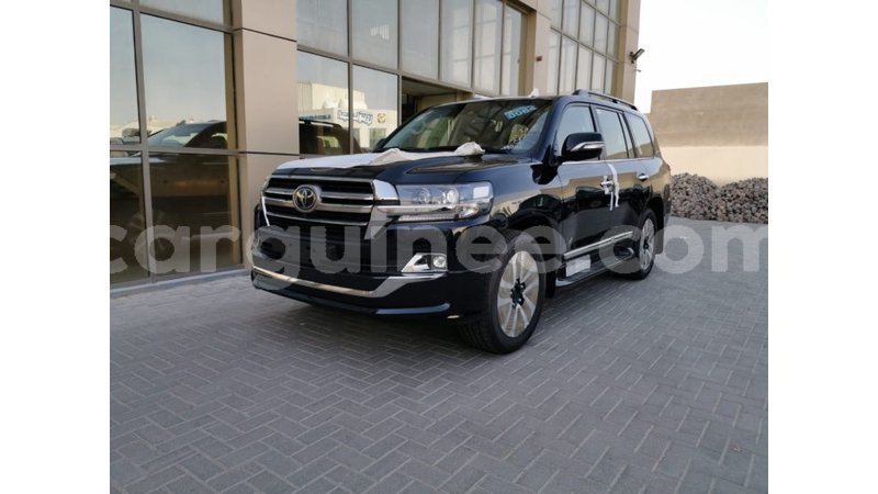 Big with watermark toyota land cruiser conakry import dubai 3855